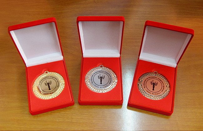 medal 70 mm w ozdobnym etui okolicznościowym (produkt niedostępny) puchary statuetki medale
